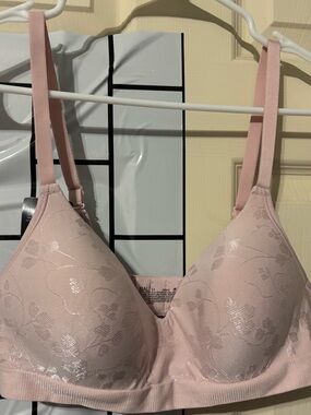 NWT Light Pink Floral Wireless Comfort Bra